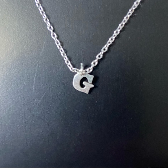 jewlr G initial pendant & chain - Picture 3 of 9